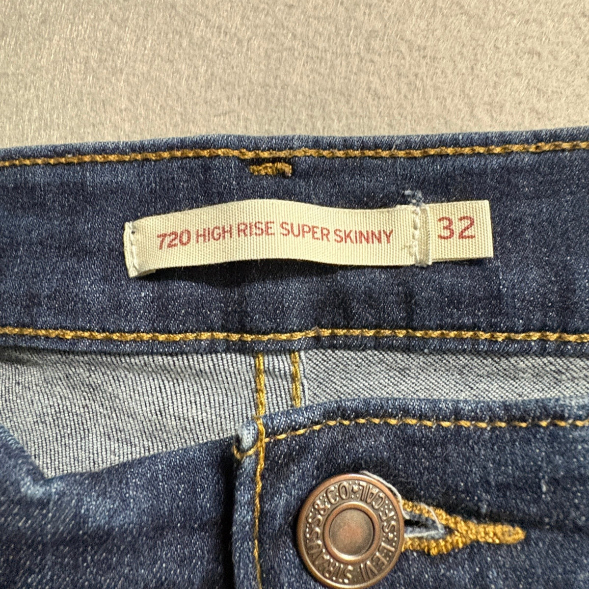 Levi's 720 High Rise Super Skinny Jeans Womens 32 W32 L28 Blue Stretch Denim