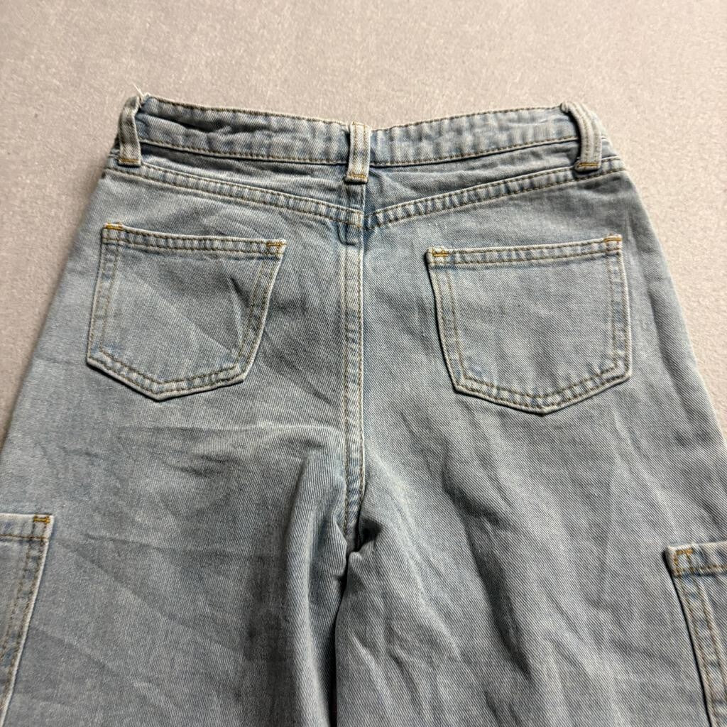 Soho Blue Girls Daisy Embroidered Wide Leg Cargo Jeans Light Wash Size 10