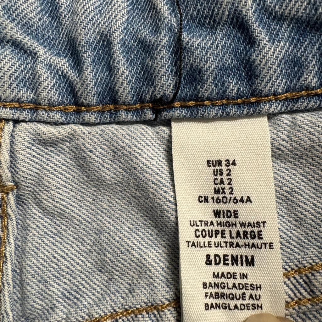 H&M &Denim Wide Ultra High Waist Jeans Womens US 2 Light Blue Raw Hem Distressed