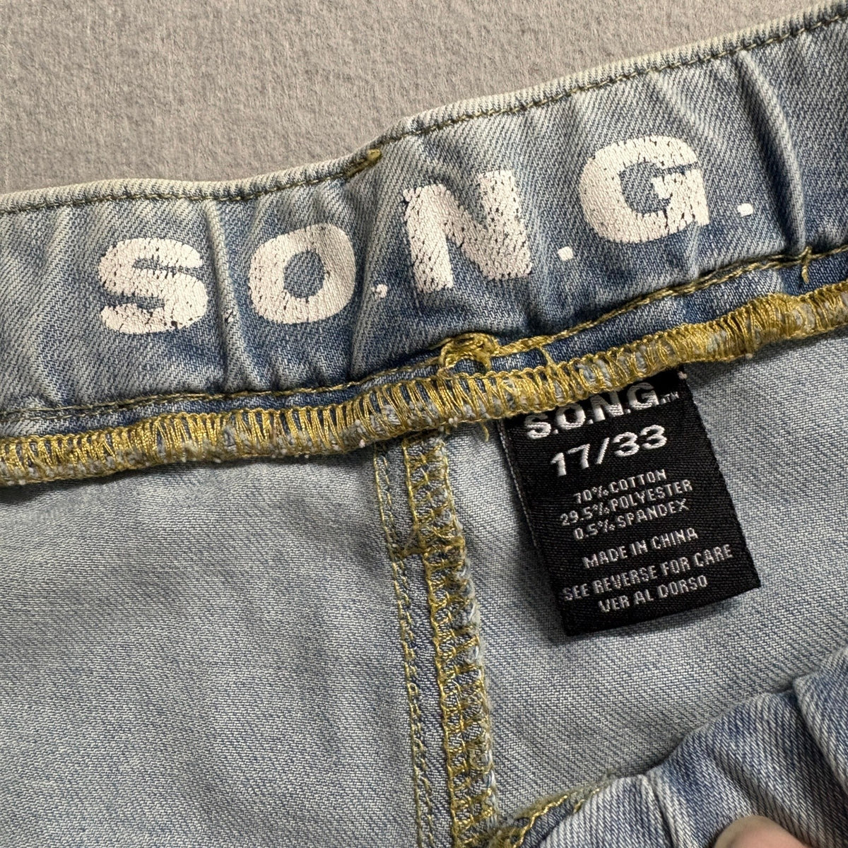 S.O.N.G. Denim Cargo Jogger Pants Mens 17/33 Light Wash Distressed Elastic Waist