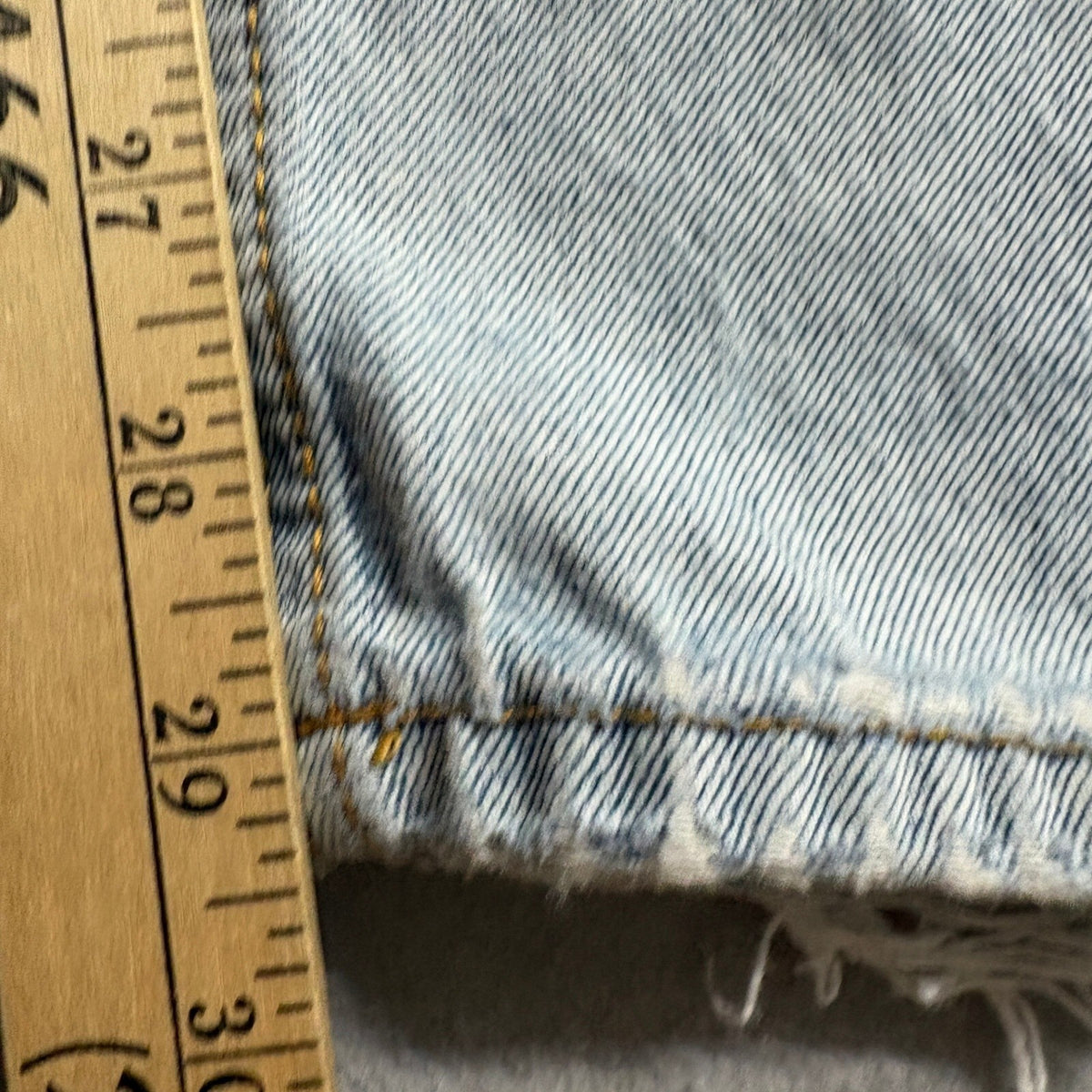 Princess Polly Distressed Straight Leg Jeans Womens Size US 0 Light Wash Denim