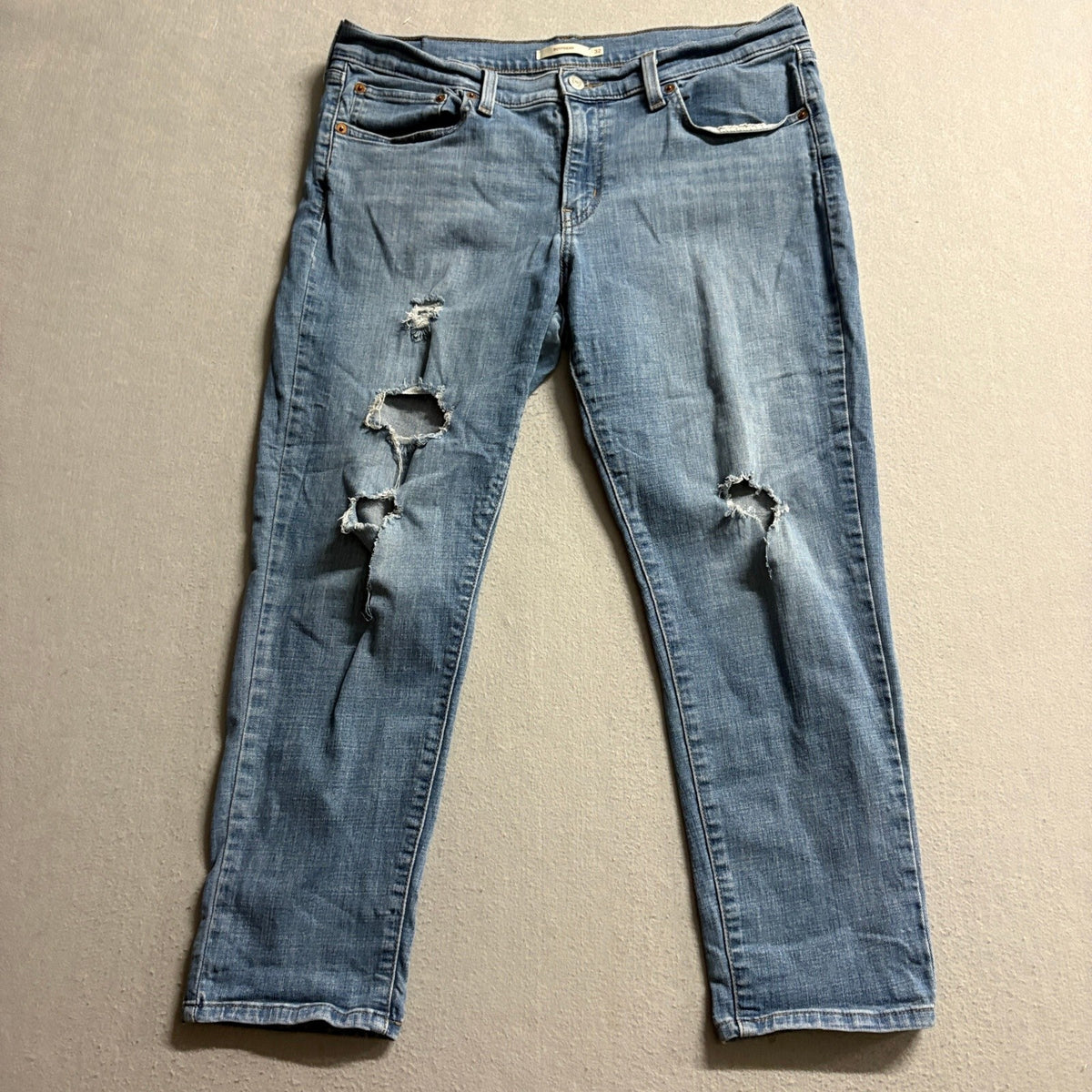 Levi's Boyfriend Jeans Womens Size 32 Medium Wash Distressed Ripped Denim Pants