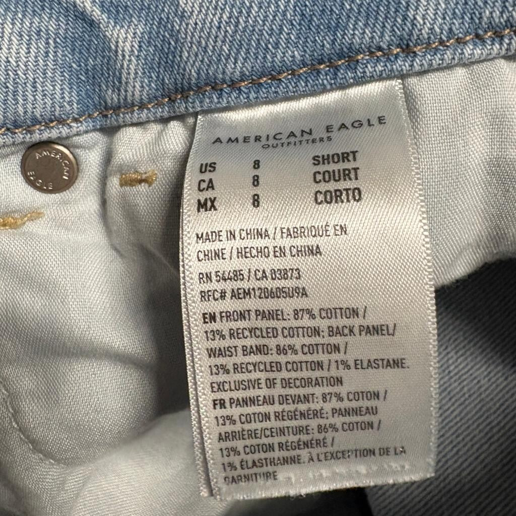 American Eagle Curvy Mom Jeans Womens 8 Short Light Wash Denim High Rise Strigid