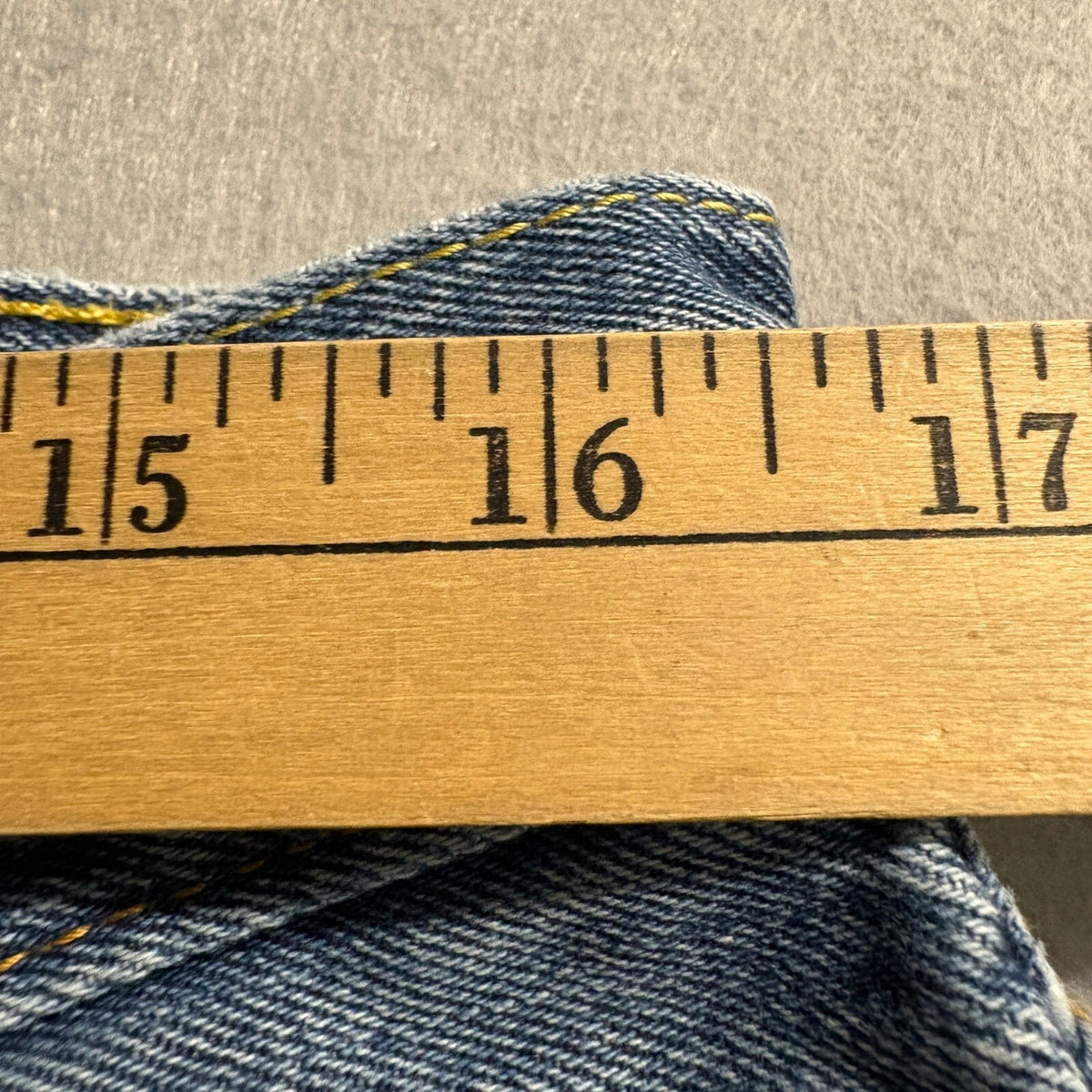 Levi's 505 Regular Fit Jeans Mens 34x29 Medium Wash Blue Denim Straight Leg