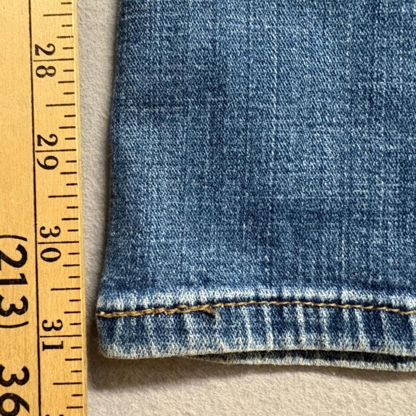 Levis 545 Jeans Womens 4 Medium Blue Denim Low Boot Cut Flap Pocket Stretch