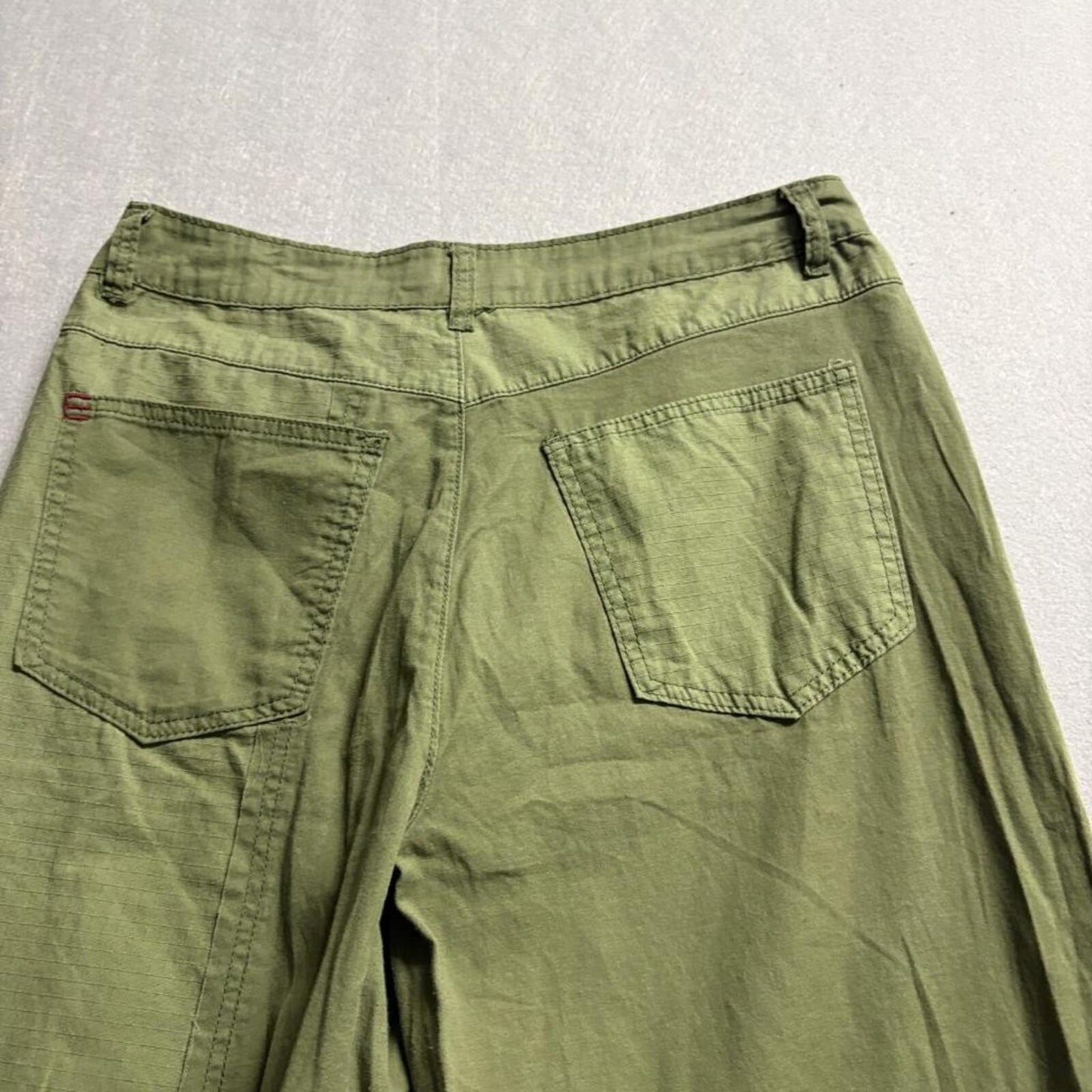Forever 21 Womens Cargo Pants Size M Green Ripstop Patchwork Wide Leg Raw Hem