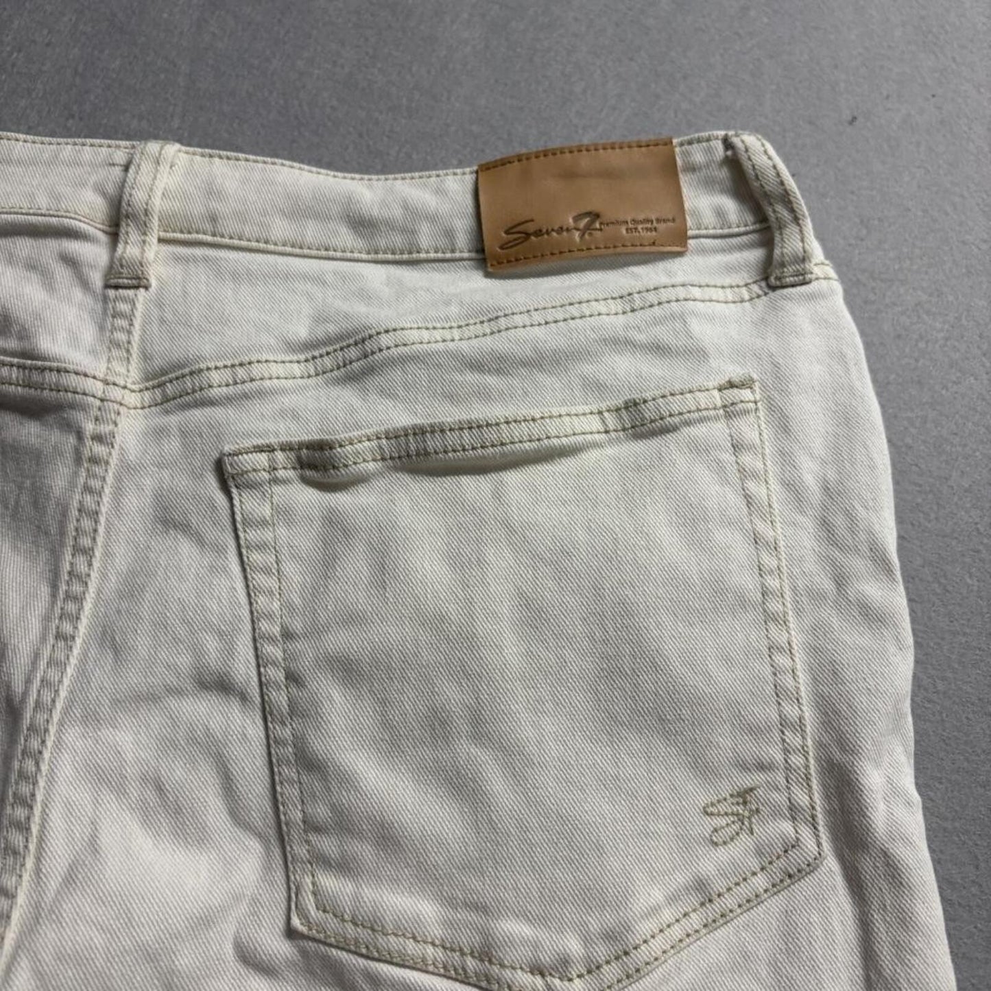 Seven7 Slim Straight Jeans Womens Size 12 Off White Beige Stretch Denim Pants