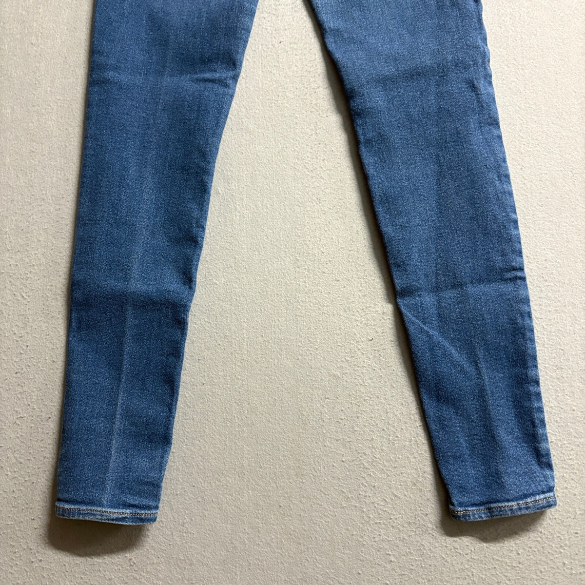 Levi's Womens Blue Denim Jeans Size W27 L32 Skinny Mid Rise Stretch Cambodja