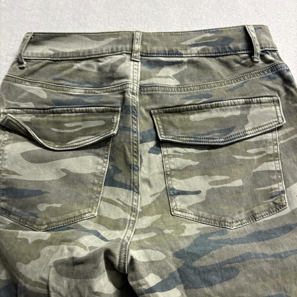 Express Camo Cropped Straight Pants Womens Size 4 High Rise Green Utility