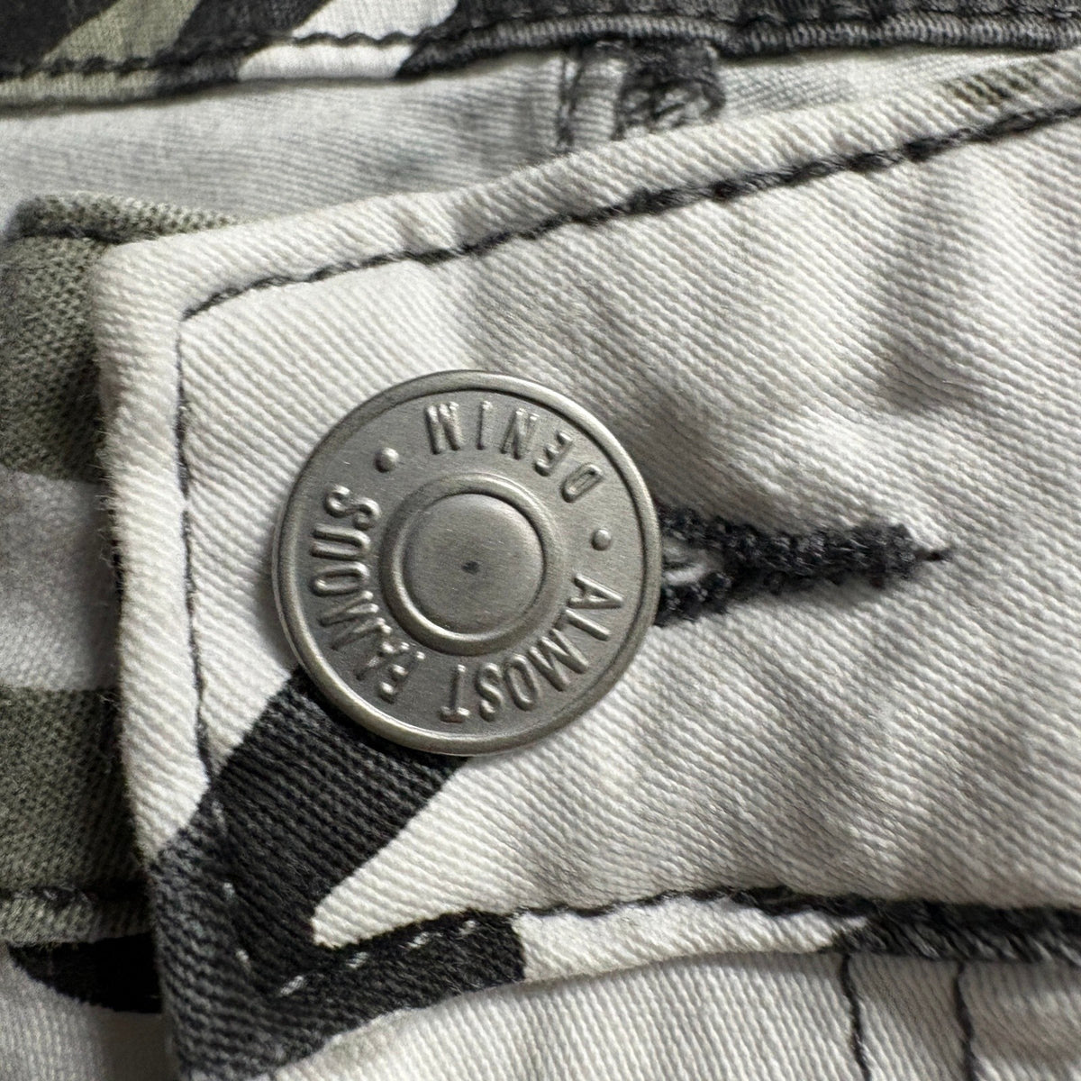 Almost Famous Camo Cargo Jogger Pants Womens Large Green Camouflage Utility
