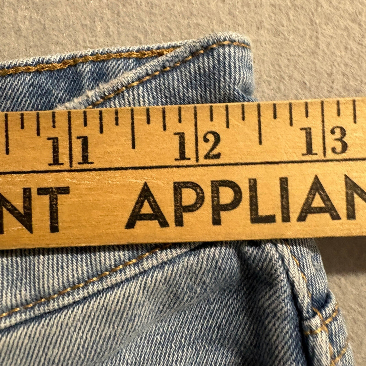 H&M Divided Mom Jeans Womens Size 6 Blue Denim High Rise Tapered Leg Stretch
