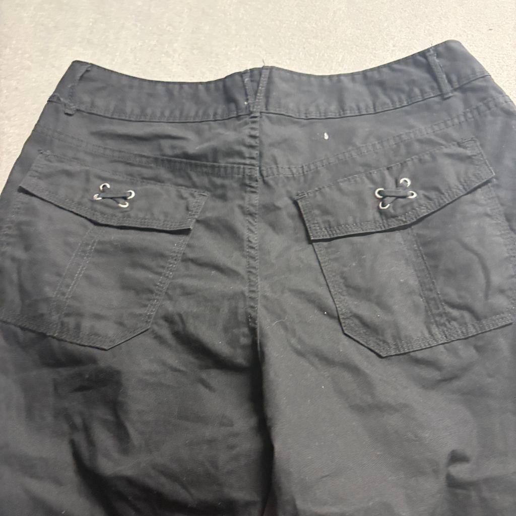 Riders by Lee Womens Cargo Capri Pants Size 12 Black Cotton Crop Utility Jeans