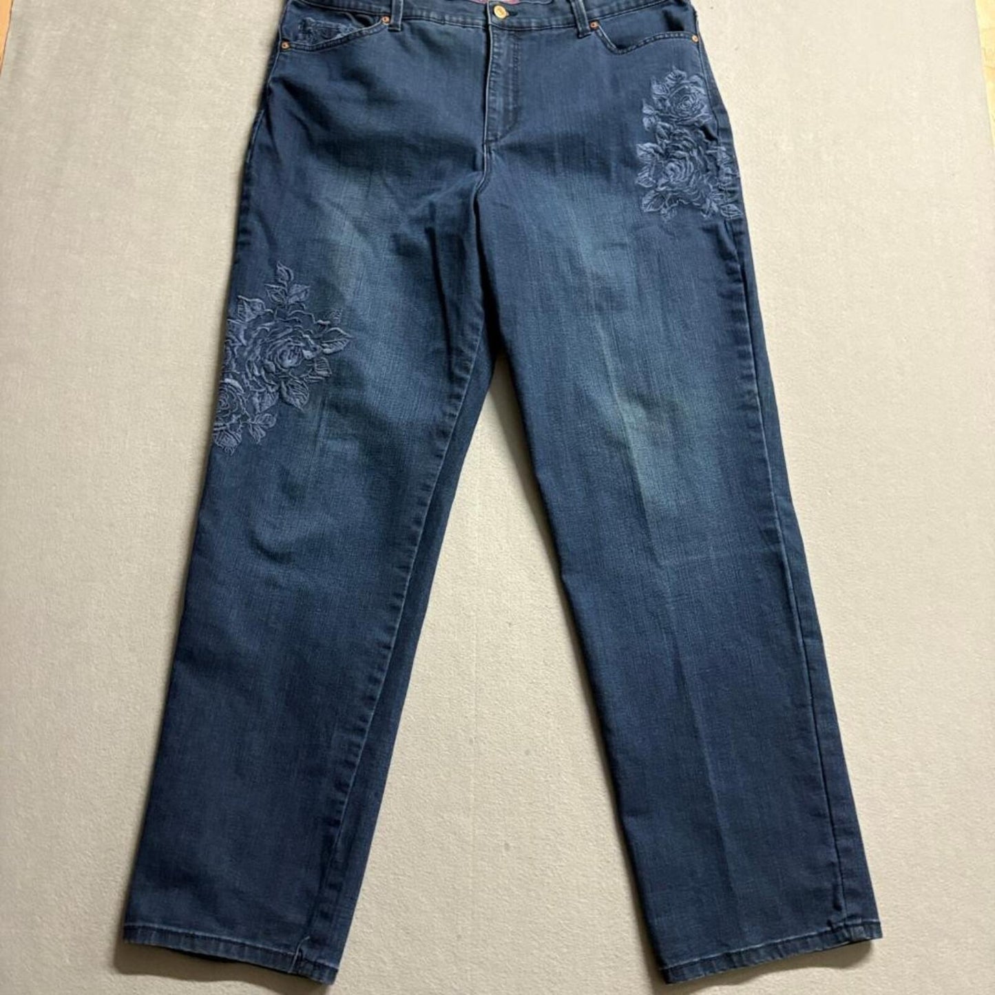 Gloria Vanderbilt Amanda Jeans Womens 18 Blue Denim Floral Embroidered Straight
