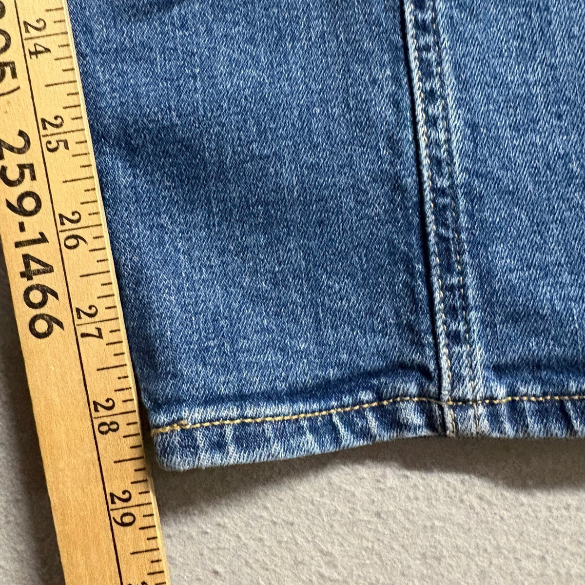 Old Navy Seamed Front Straight Leg Jeans Womens Size 14 Medium Wash Denim
