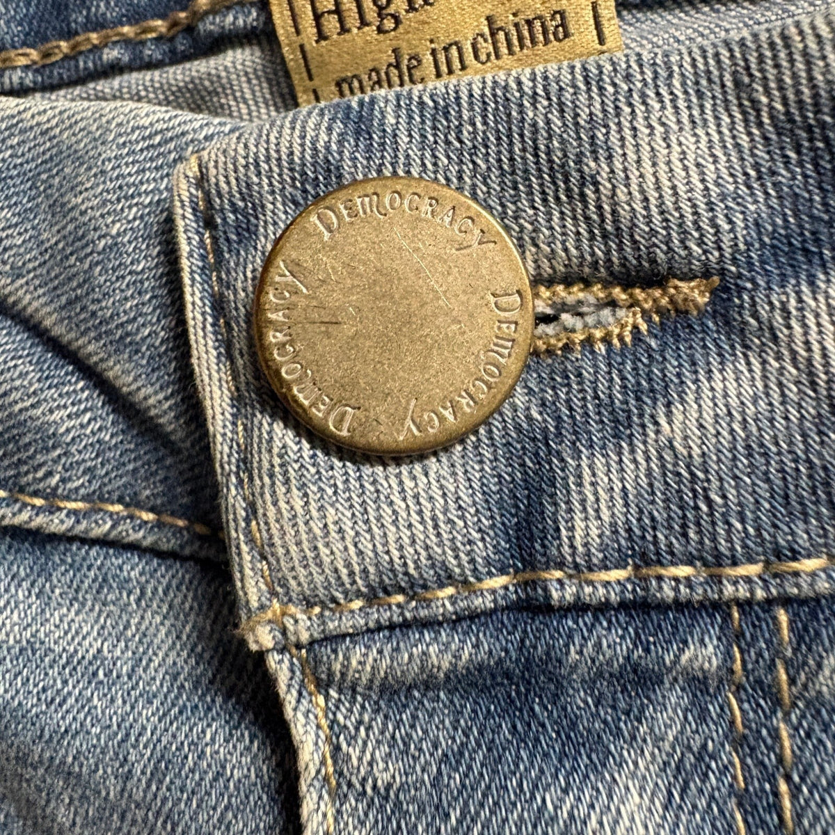 Democracy Womens High Rise Cropped Denim Jeans Size 2 Light Wash Stretch Raw Hem