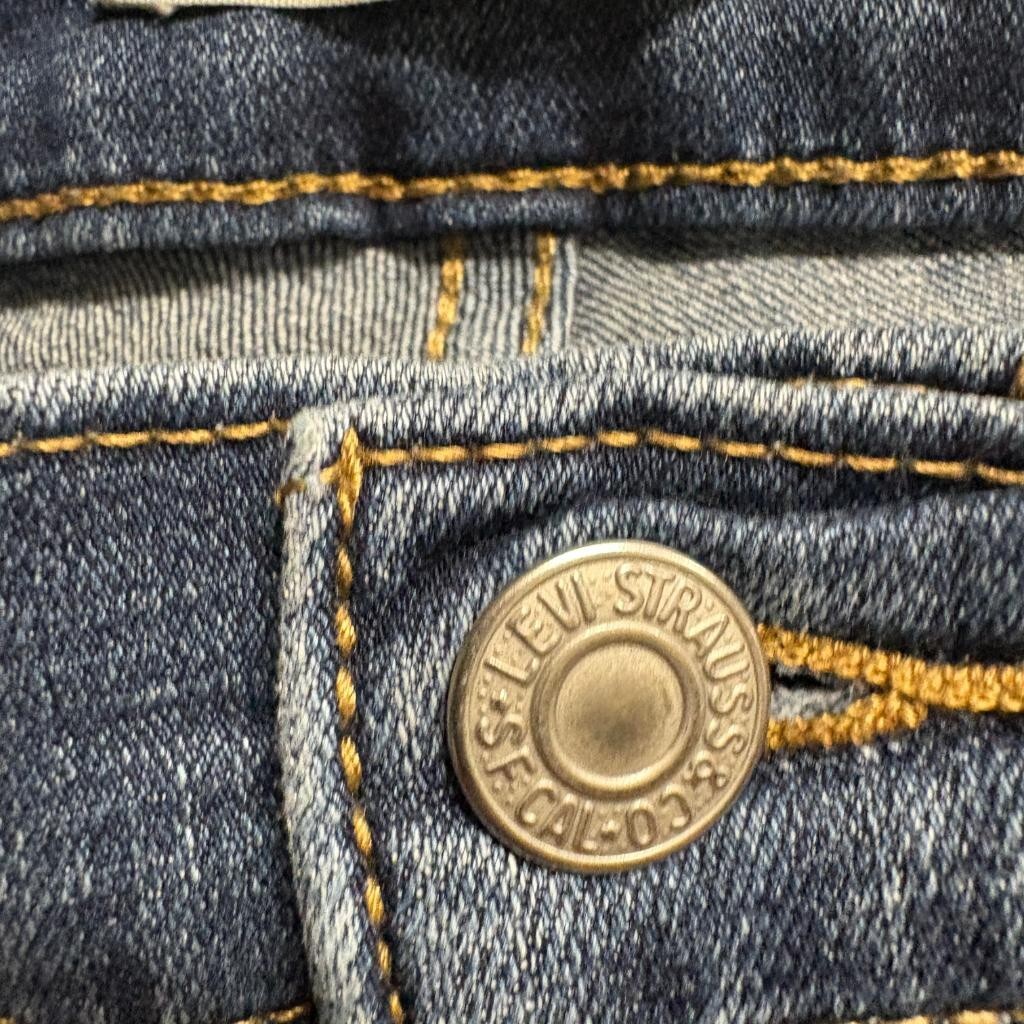 Levi's Classic Straight Jeans Womens Size 8S W29 L28 Medium Wash Stretch Denim