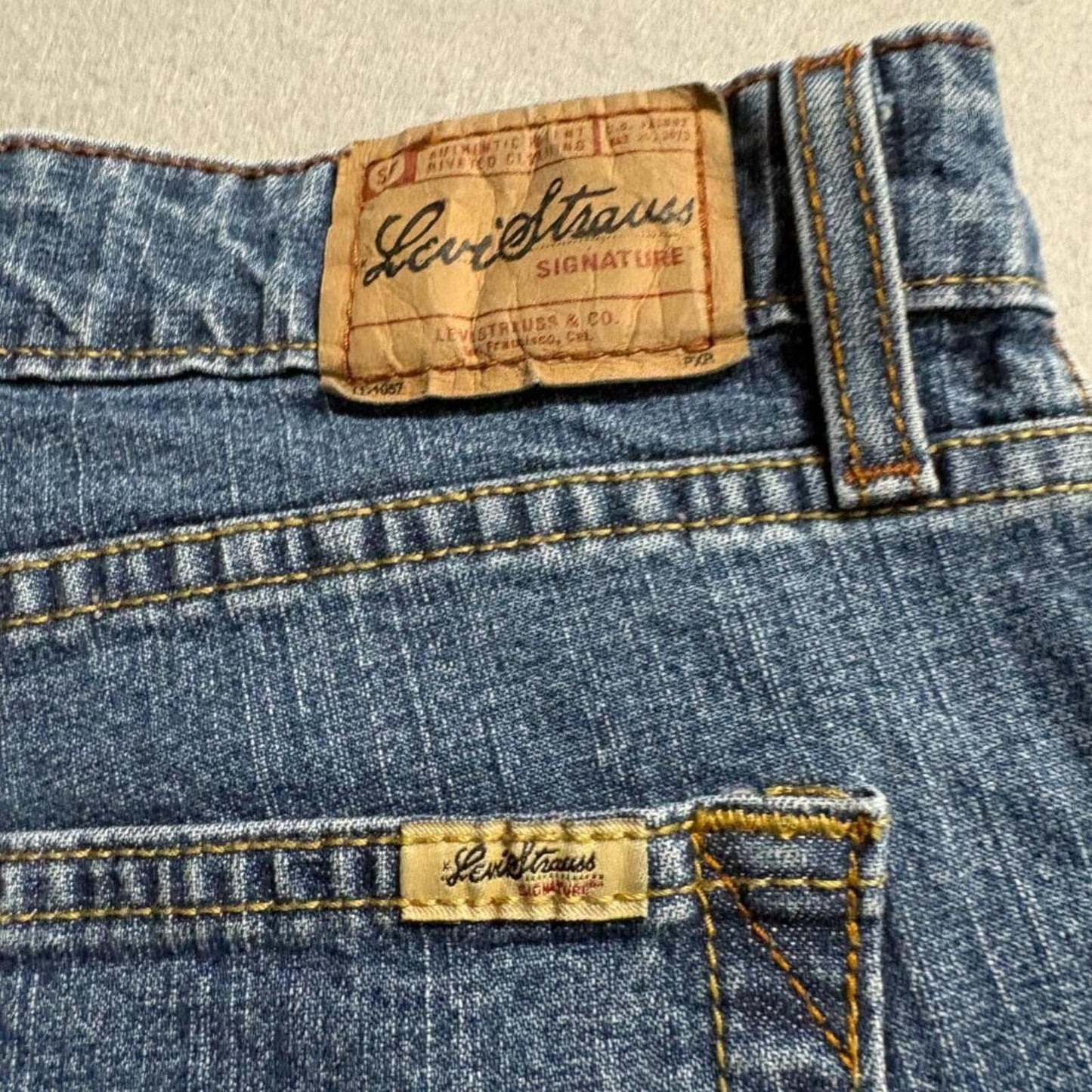 Signature by Levi Strauss Women's Bootcut Jeans Size 12 M Blue Denim Stretch