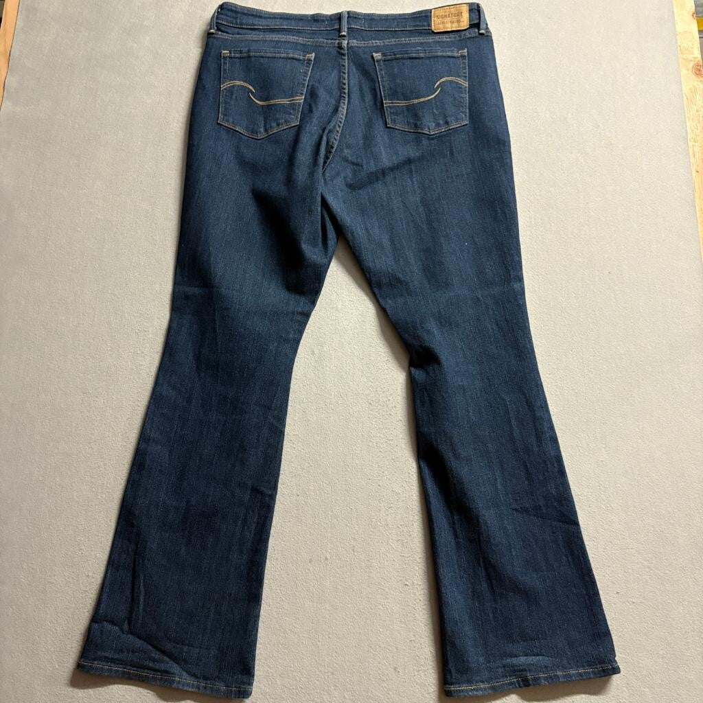 Signature by Levi Strauss Co Womens 16 W33 Mid Rise Bootcut Jeans Blue Stretch