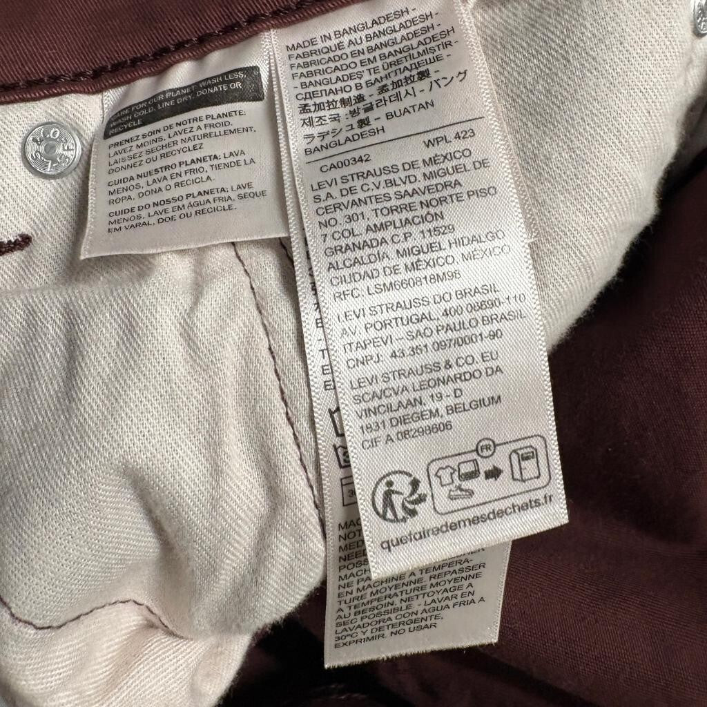 Levis 541 Athletic Taper Jeans Mens 33x32 Burgundy Maroon All Seasons Tech