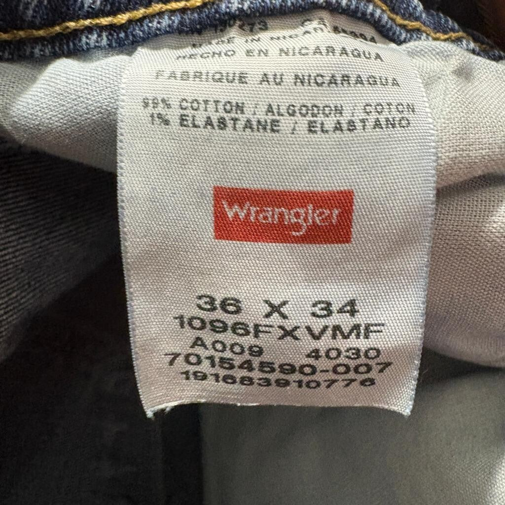 Wrangler Premium Quality Jeans Mens 36x34 Blue Denim Comfort Stretch Straight