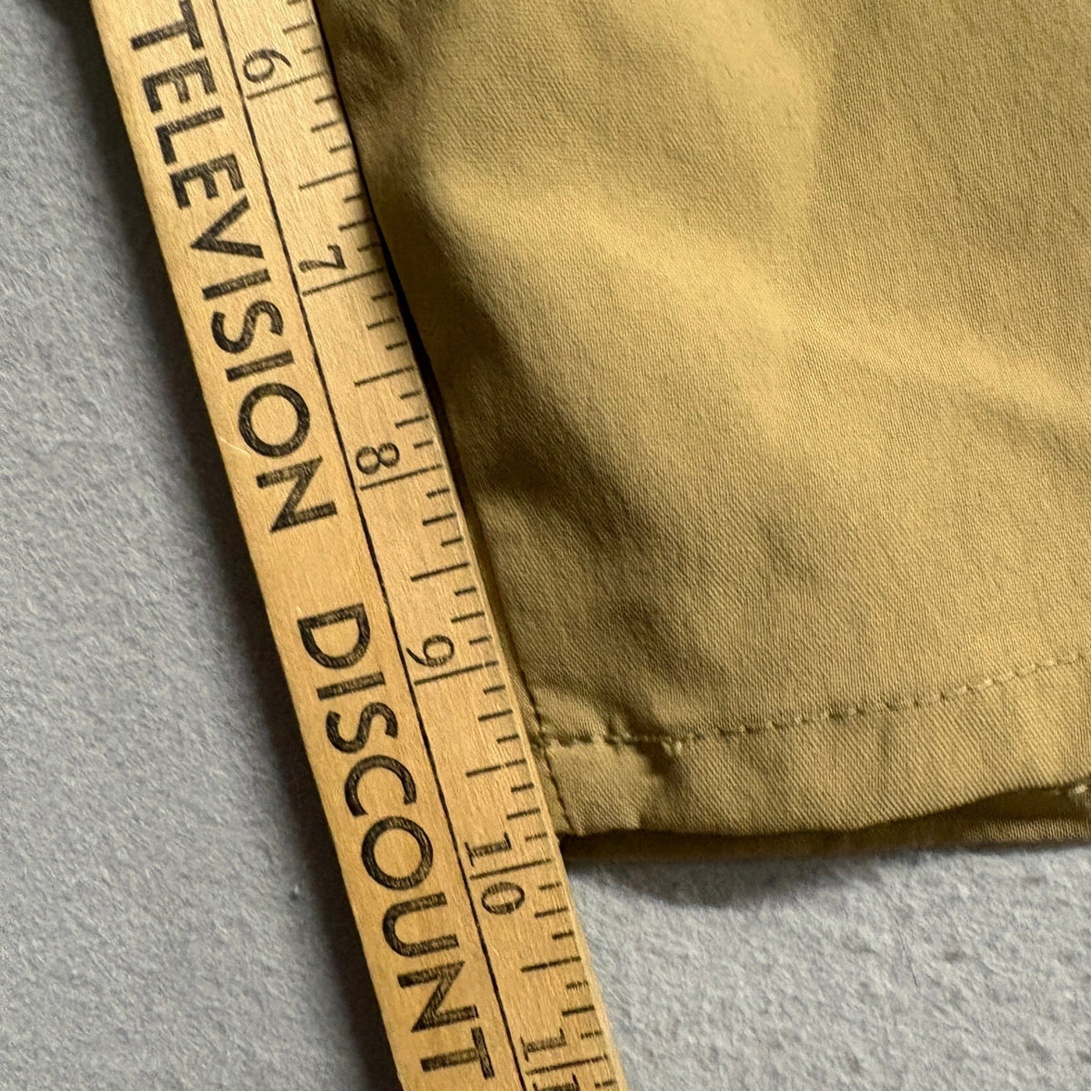 Wrangler Outdoor Cargo Shorts Mens Size 48 Beige Tan Stretch Nylon Utility