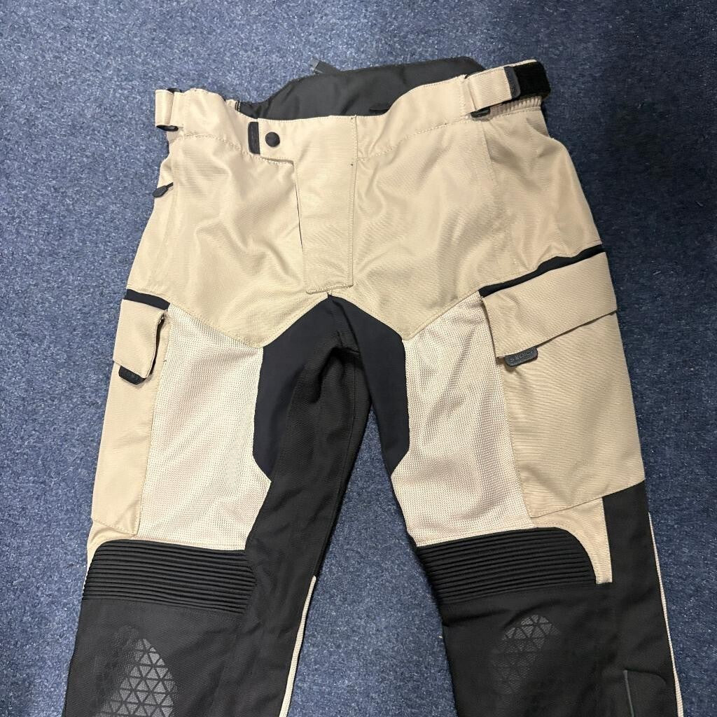 Sedici Motorcycle Riding Pants Mens Size Large Tan Black Mesh Armored Adventure