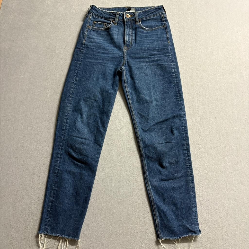 H&M Divided High Waisted Crop Jeans Womens Size 4 Blue Denim Raw Hem Stretch