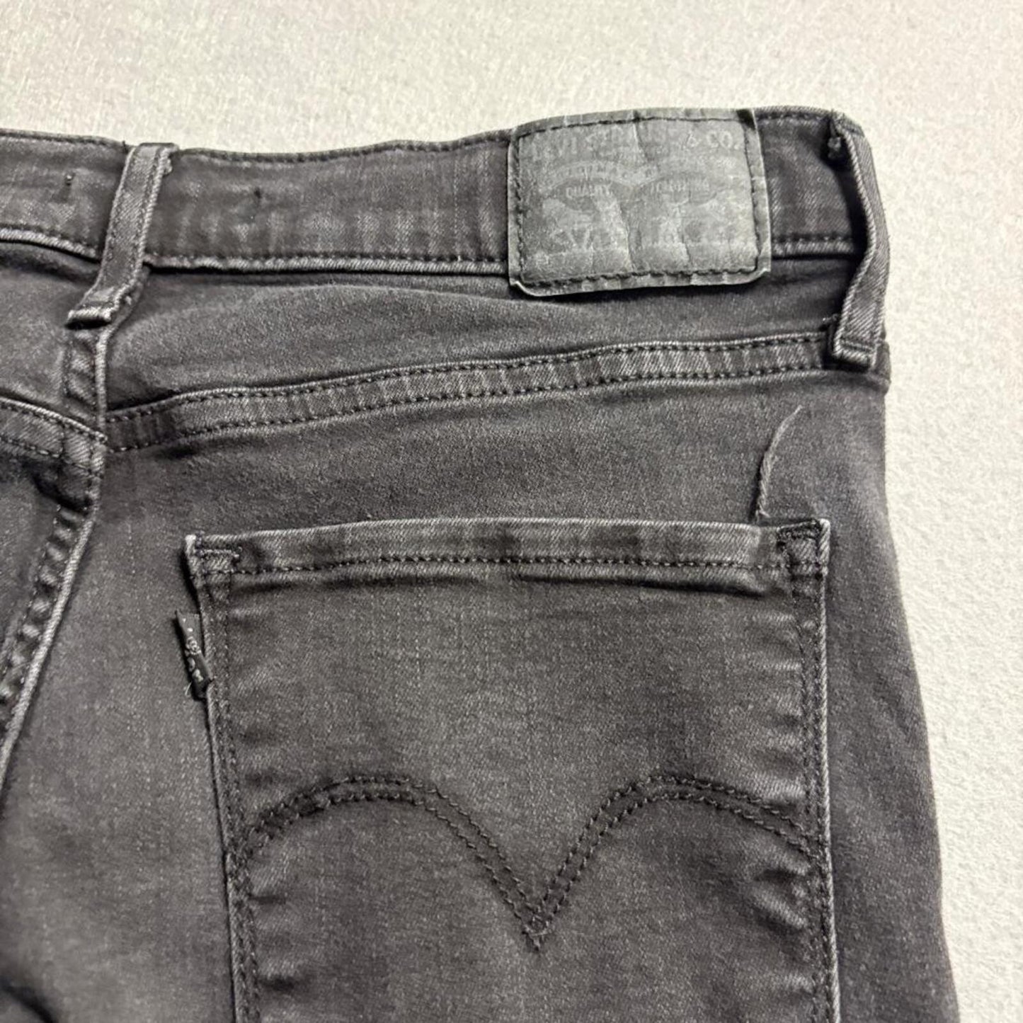 Levi's 311 Shaping Skinny Jeans Womens Size 29x32 Black Denim Stretch Pants